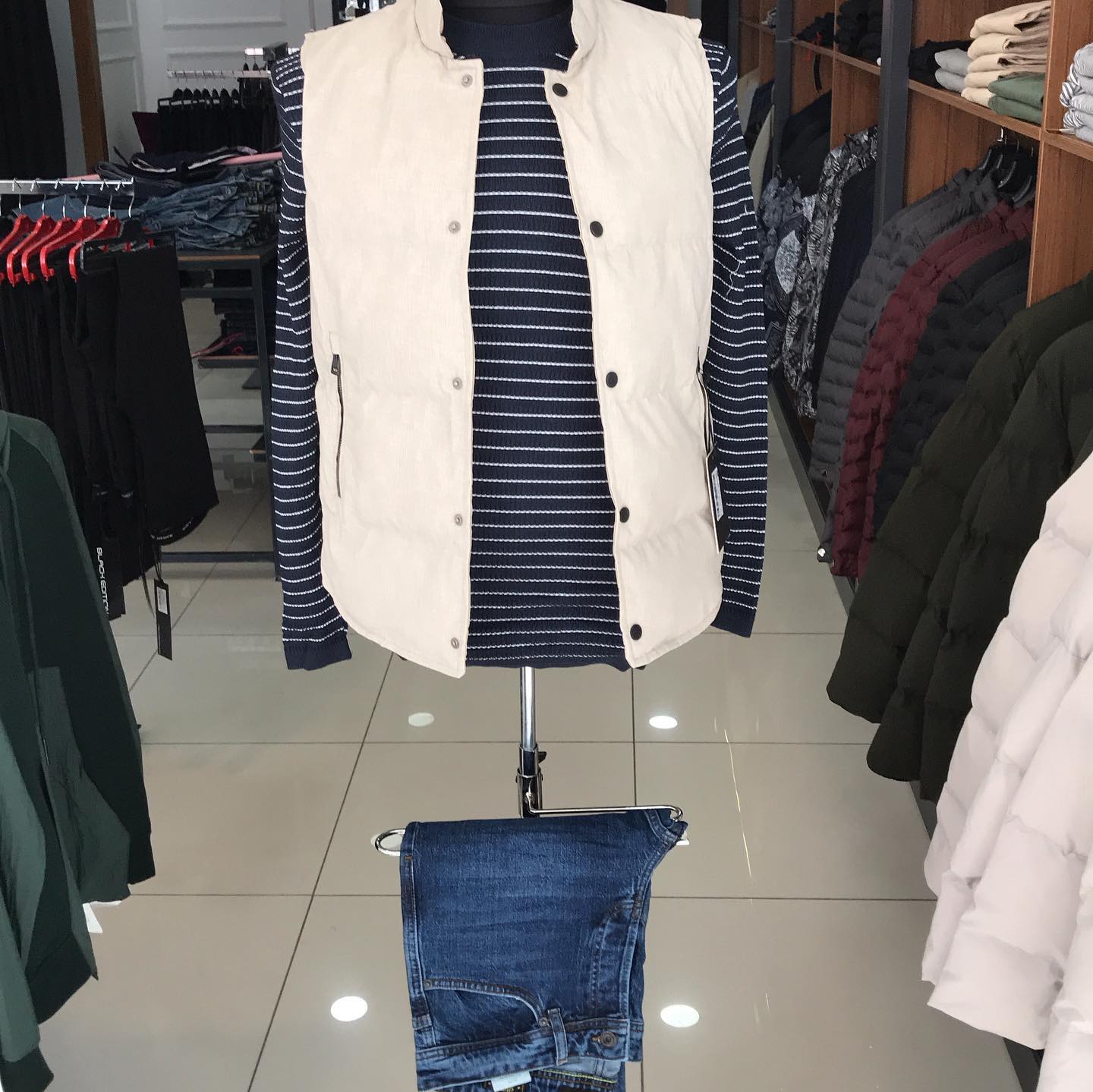 Pantolon seçkisi · CHNJmboAsSq