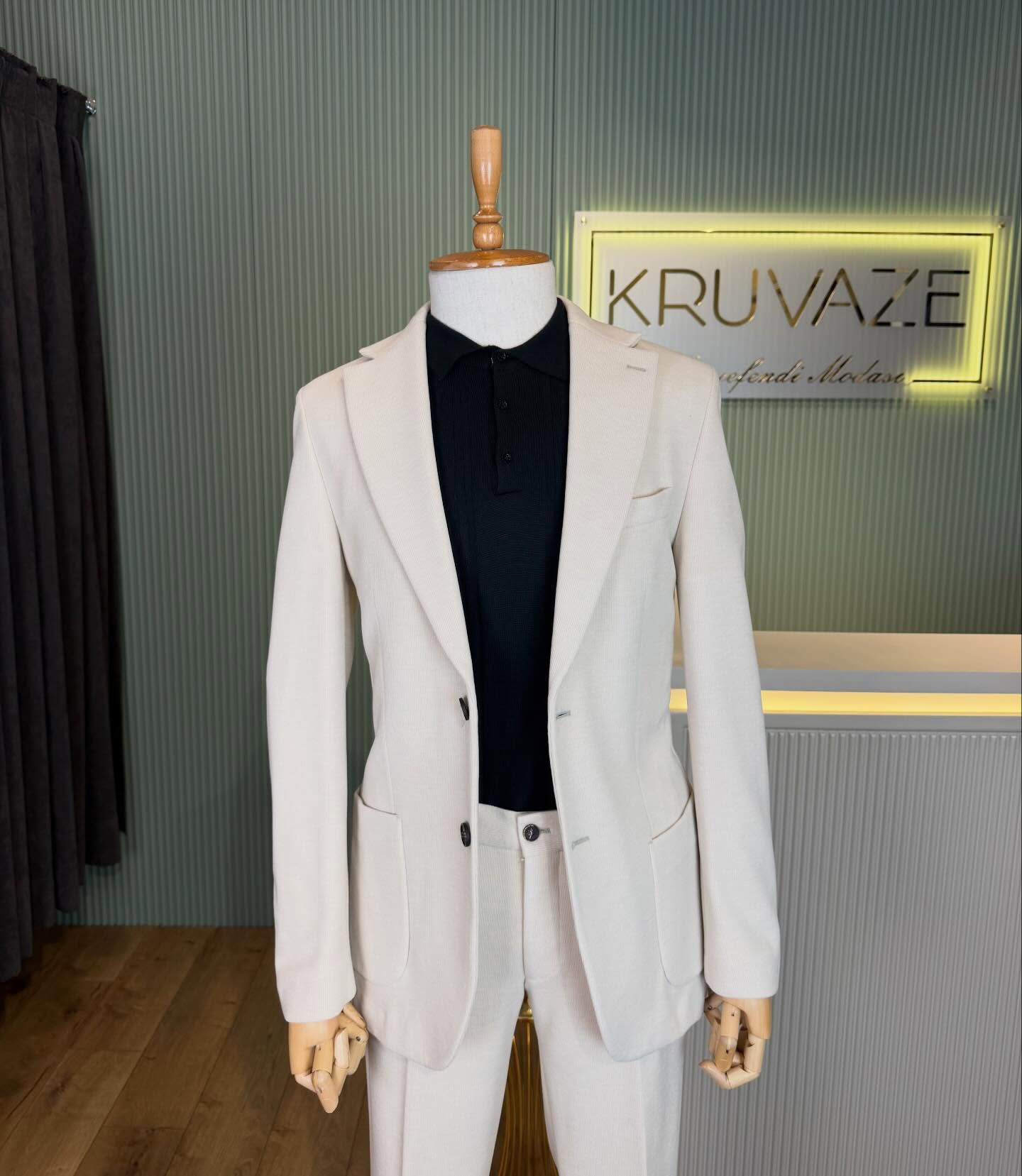 Takım elbise seçkisi · DUTwVOpjb_q