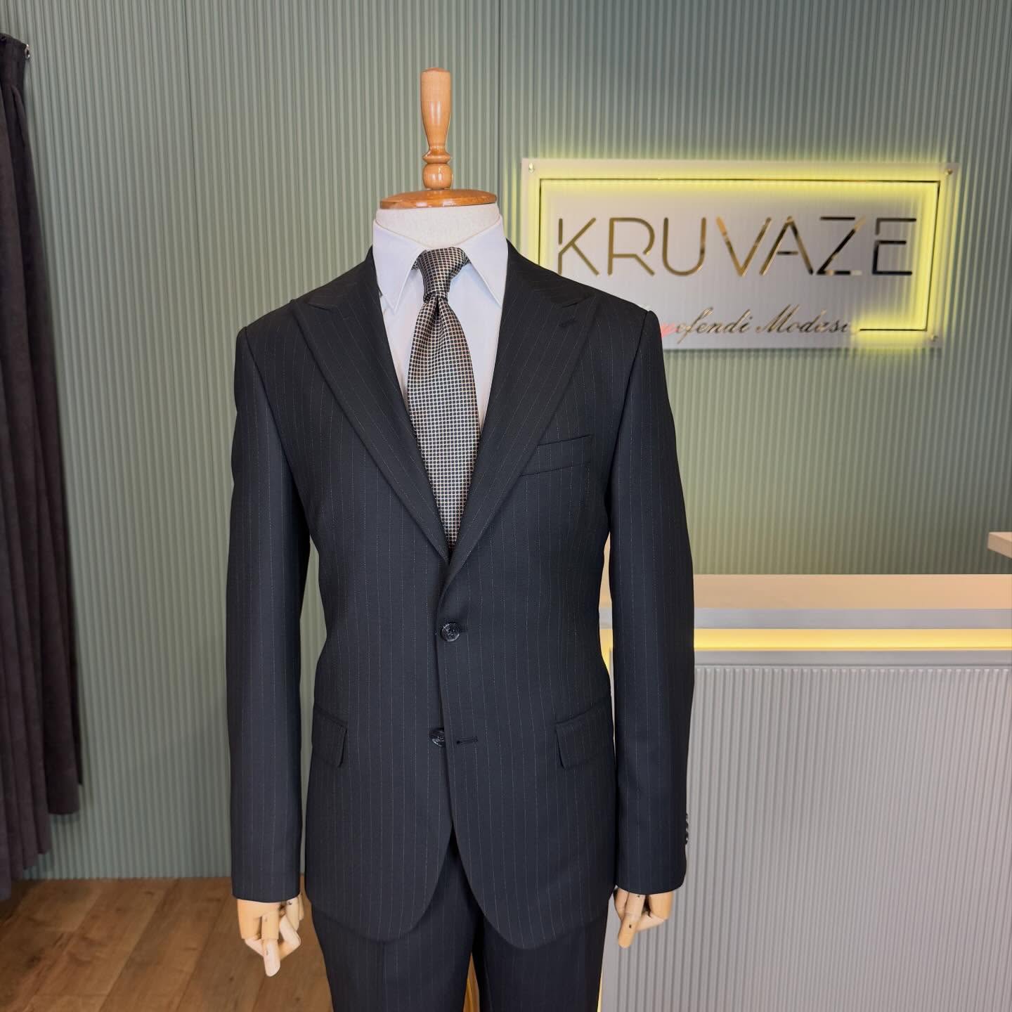 Takım elbise seçkisi · DUTywKGjUfk