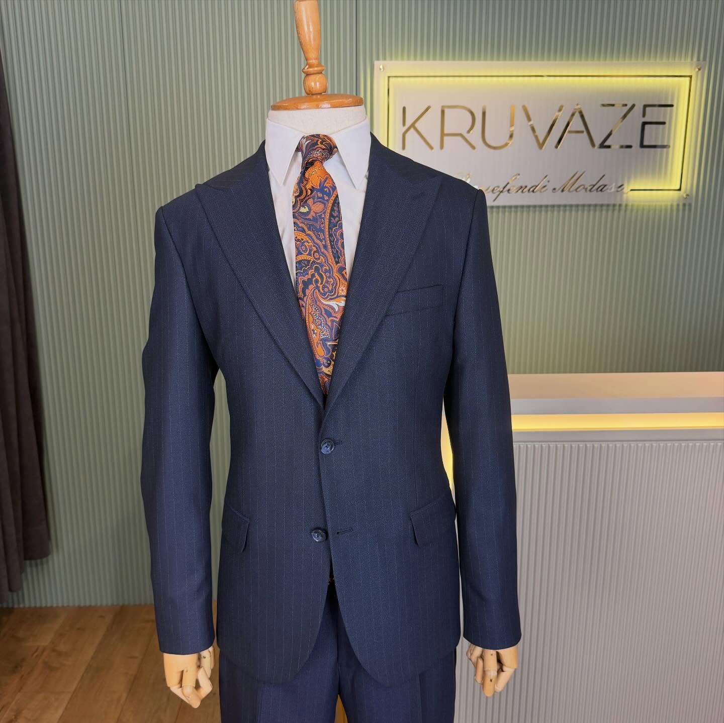 Takım elbise seçkisi · DUTzWOHjdRq
