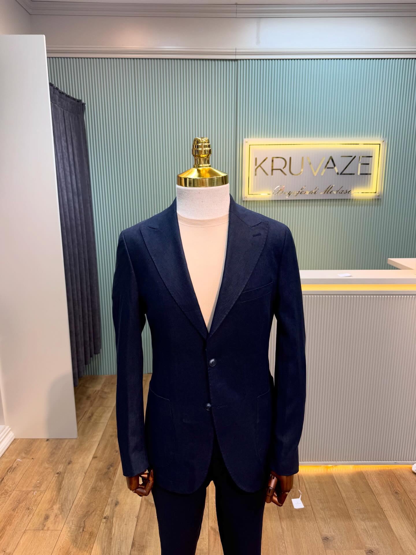 Kruvaze koleksiyon seçkisi · DYU3W4FjcTW